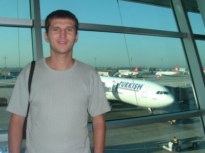 Пастор в Турецькому аеропорту